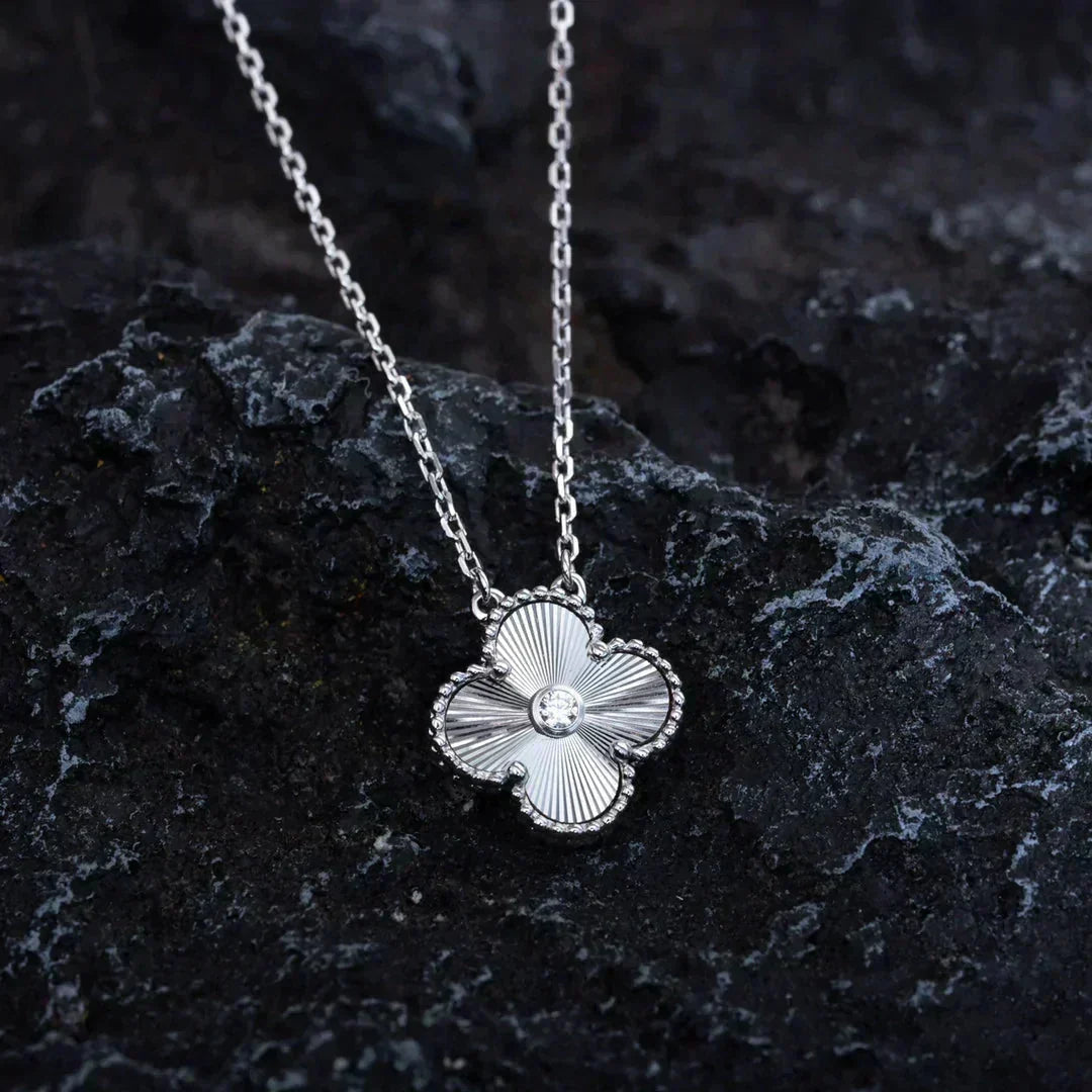 [⭐Maelin]CLOVER  15MM DIAMOND LASER NECKLACE SILVER