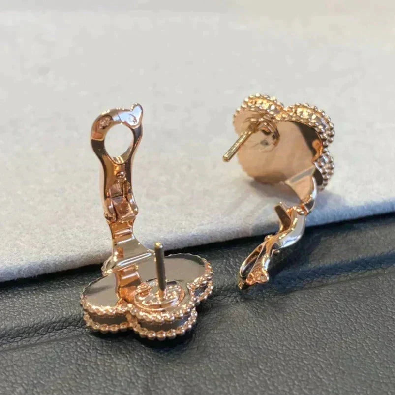 [⭐Maelin]CLOVER MEDIUM 1 MOTIFS GRAY MOP  DIAMOND EARRINGS
