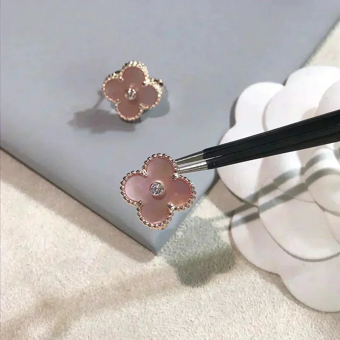 [⭐Maelin]CLOVER MEDIUM 1 MOTIFS  PINK MOP DIAMOND EARRINGS