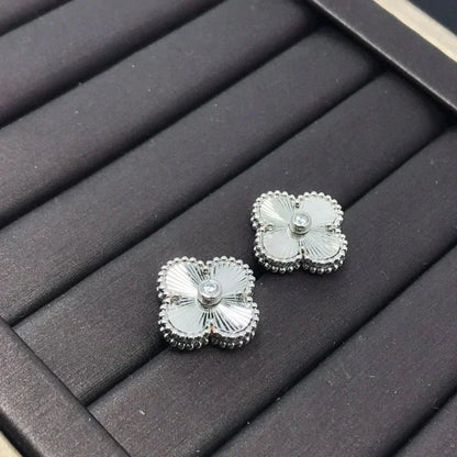 [⭐Maelin]CLOVER MINI 9.5MM LASER EARRINGS