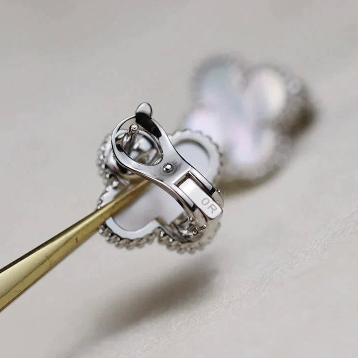 [⭐Maelin]CLOVER MEDIUM 1 MOTIFS  WHITE MOP EARRINGS SILVER