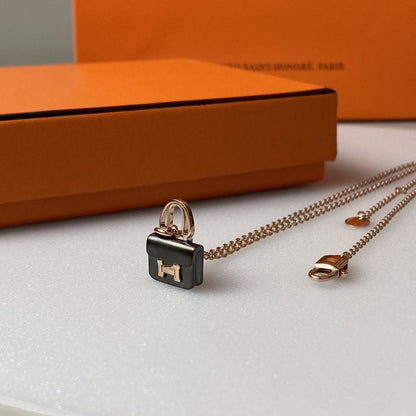 [⭐Maelin]CONSTANCE BLACK PEDANT PINK GOLD NECKLACE