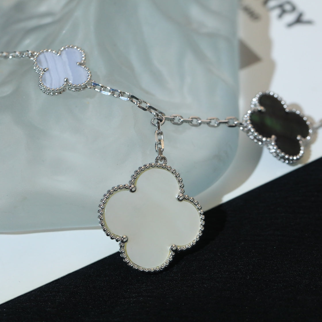 [⭐Maelin]CLOVER BRACELET 5 MOTIFS MOP CHALCEDONY SILVER