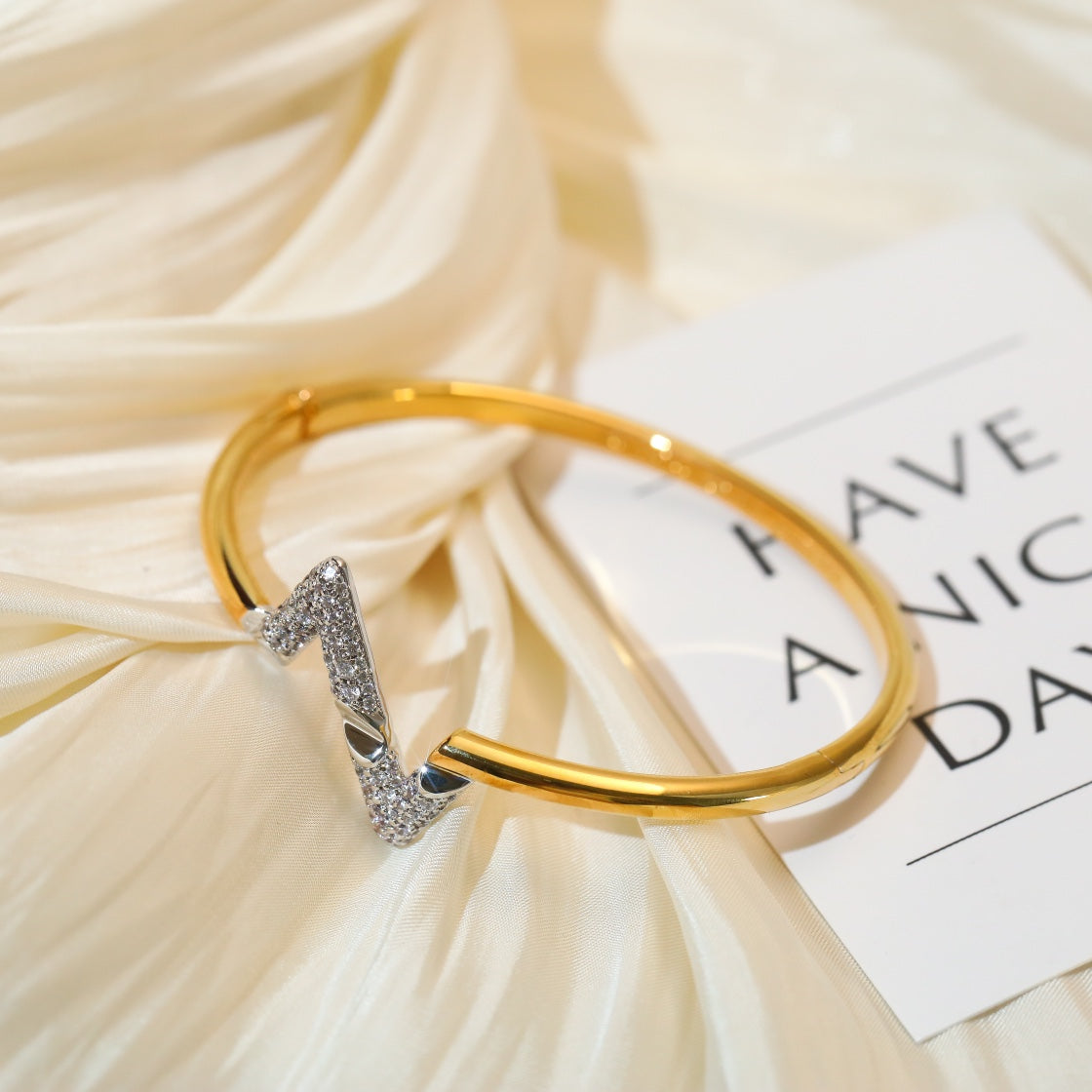 [⭐Maelin]VOLTE UPSITE DOWN GOLD DIAMOND BRACELET