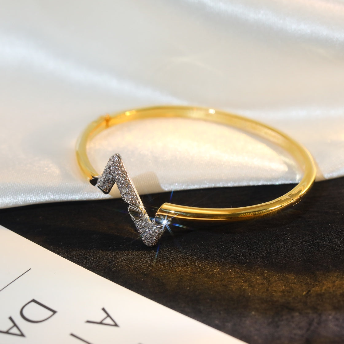 [⭐Maelin]VOLTE UPSITE DOWN GOLD DIAMOND BRACELET