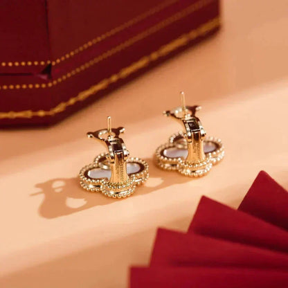 [⭐Maelin]CLOVER MEDIUM 1 MOTIFS  WHITE MOP STUD EARRINGS
