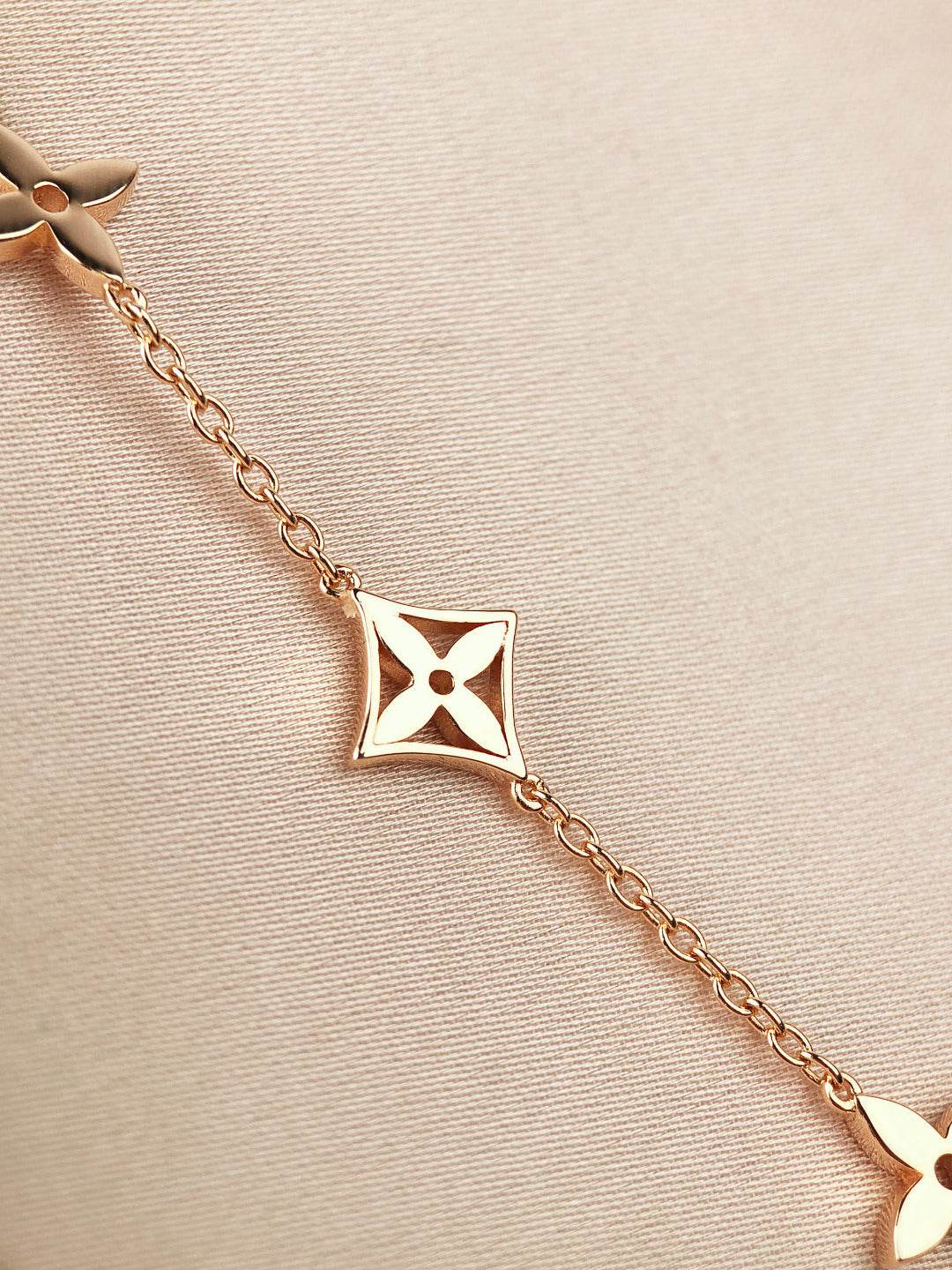 [⭐Maelin]STAR AND SUN 7 MOTIFS GOLD BRACELET