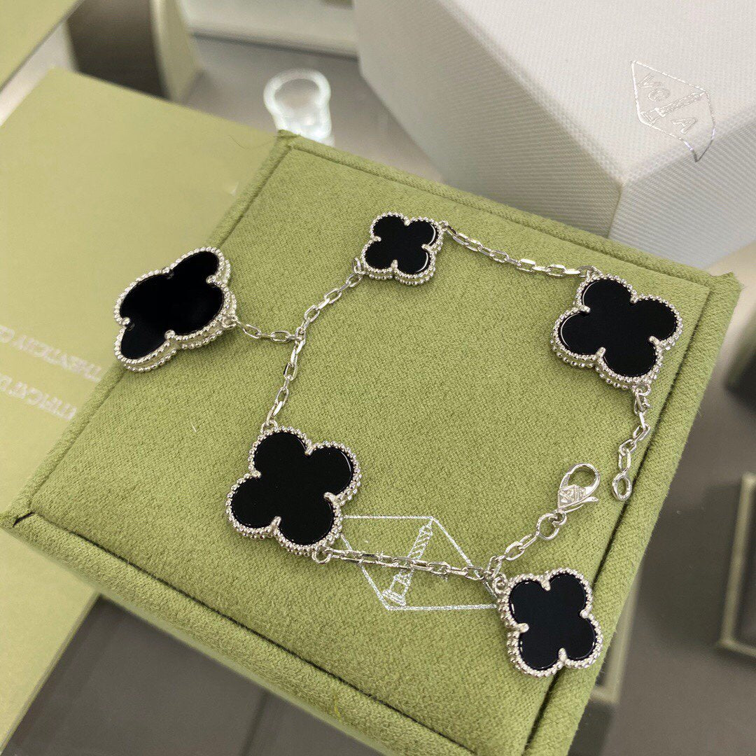 [⭐Maelin]CLOVER 5 MOTIFS SIVLER ONYX BRACELET