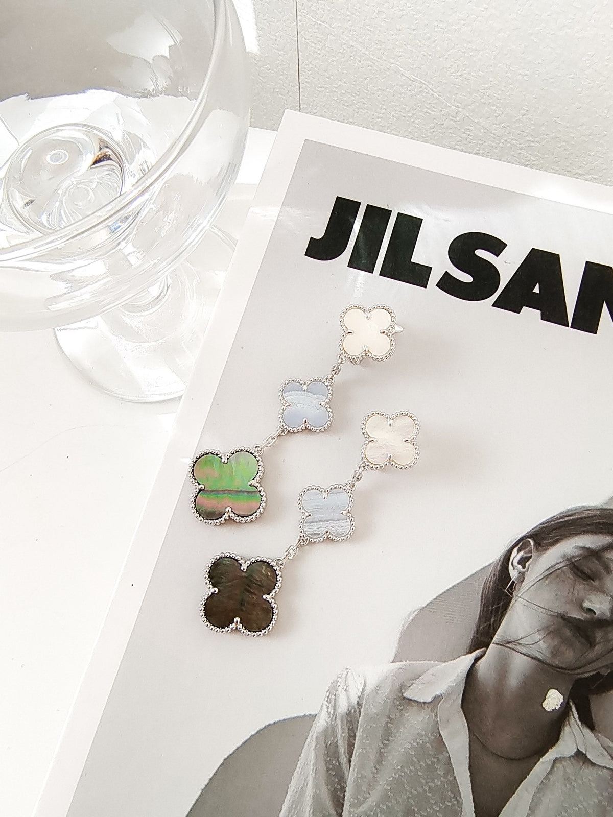 [⭐Maelin]CLOVER 3 MOTIFS CHALCEDONY DARK MOP SILVER EARRINGS