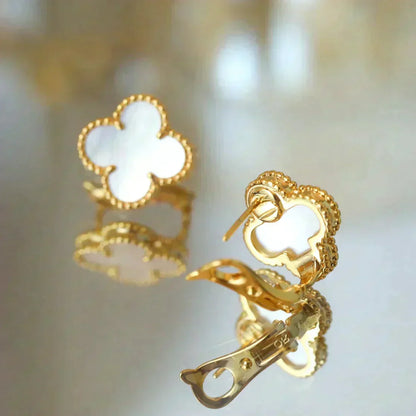 [⭐Maelin]CLOVER MEDIUM 1 MOTIFS  WHITE MOP STUD EARRINGS
