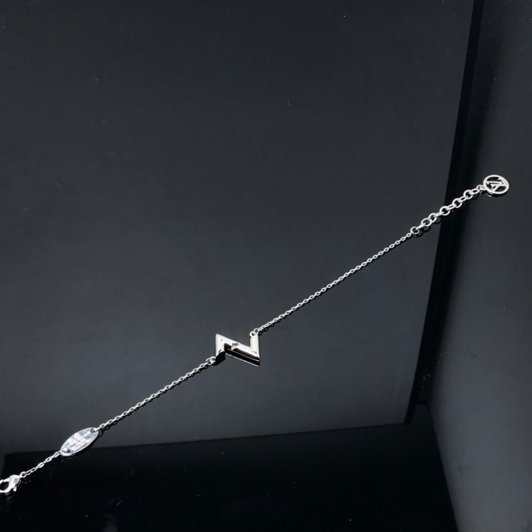 [⭐Maelin]VOLT LV LOGO BRACELET