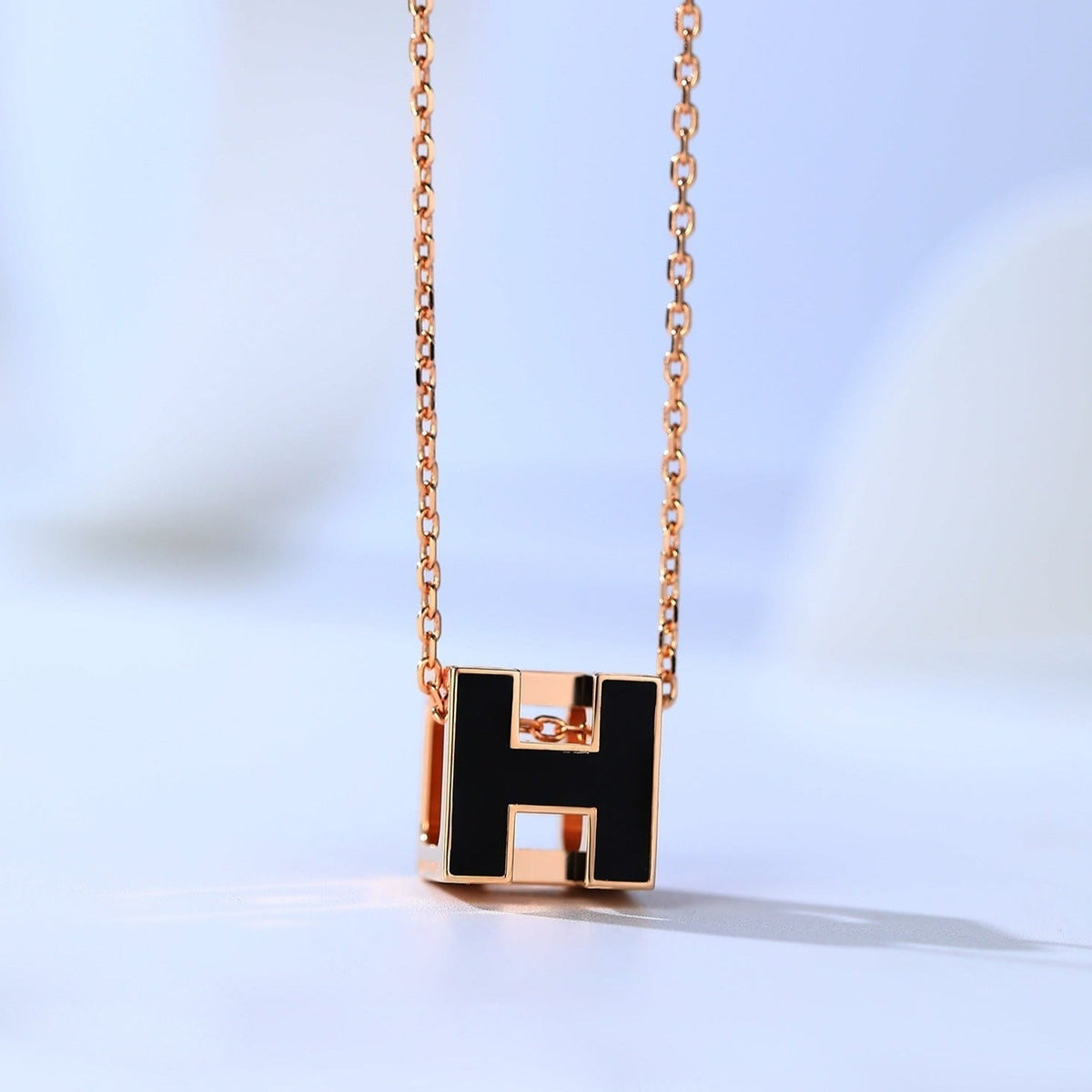 [⭐Maelin]H CAGE PINK GOLD NECKLACE