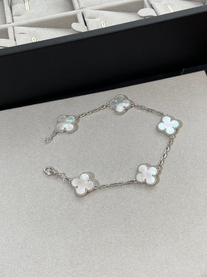 [⭐Maelin]CLOVER WHITE PEARL MOP 5 MOTIF BRACELET COLLECTION