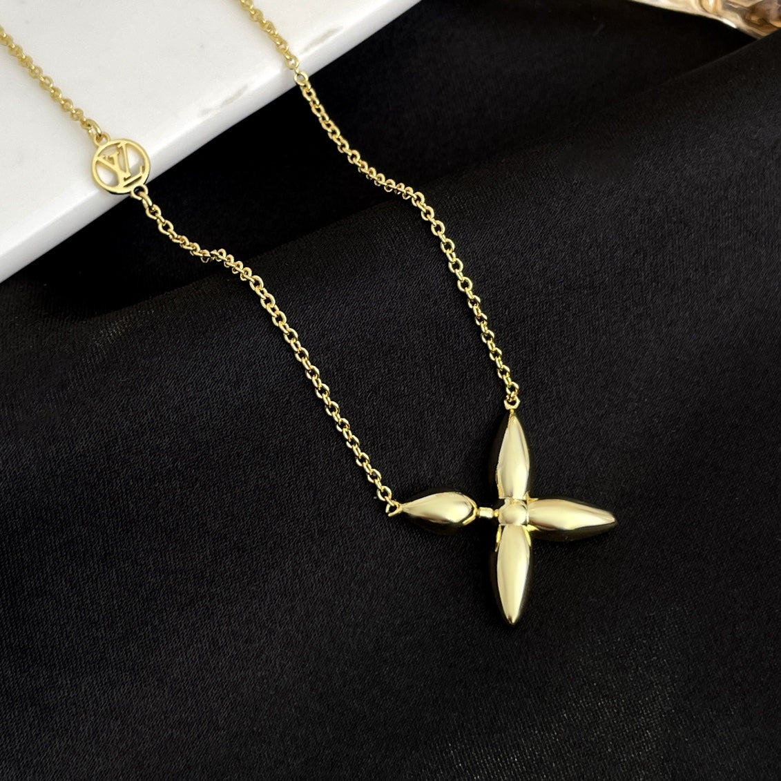 [⭐Maelin]LOUISETTE GOLD NECKLACE