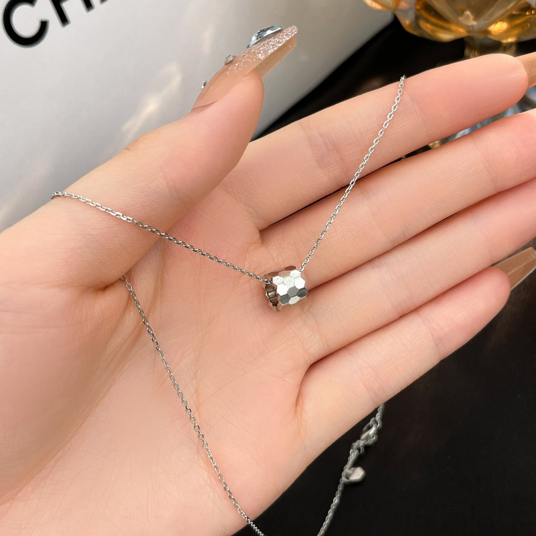 [⭐Maelin]BEE MINI NECKLACE