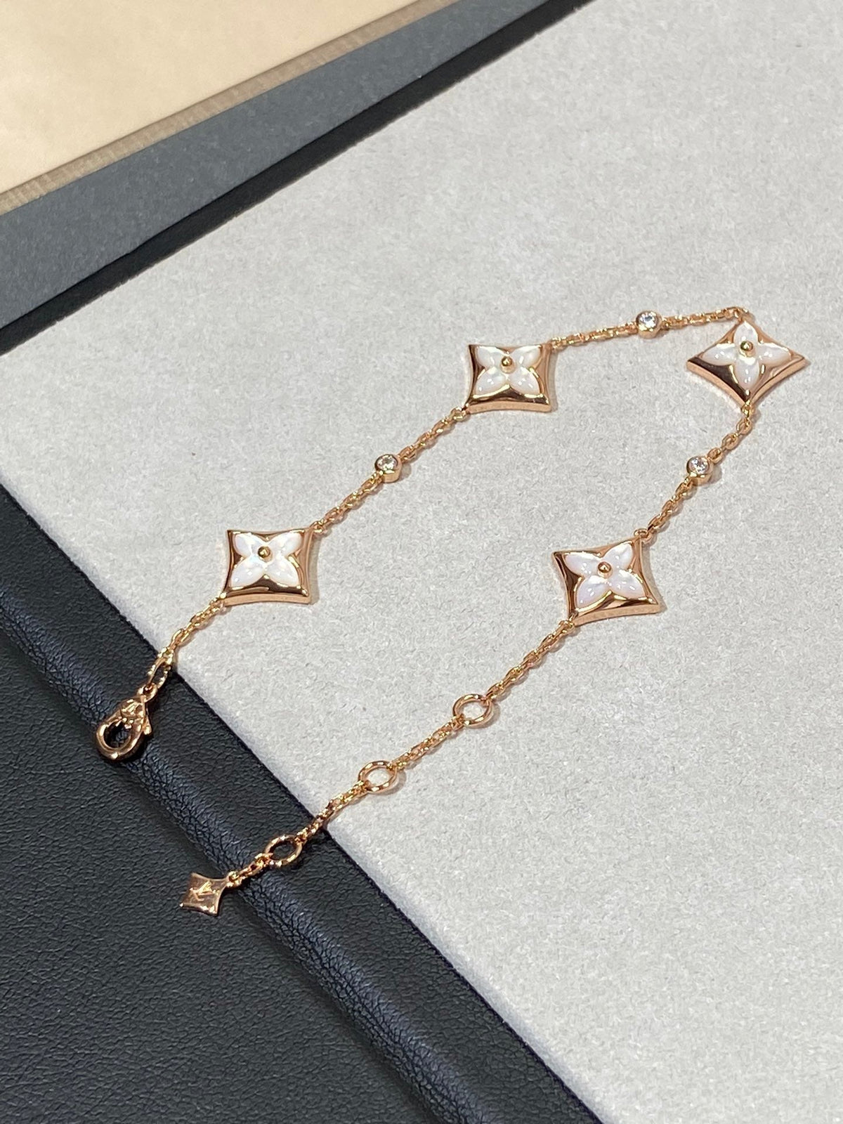 [⭐Maelin]STAR 4 MOTIF MOP DIAMOND PINK GOLD BRACELET
