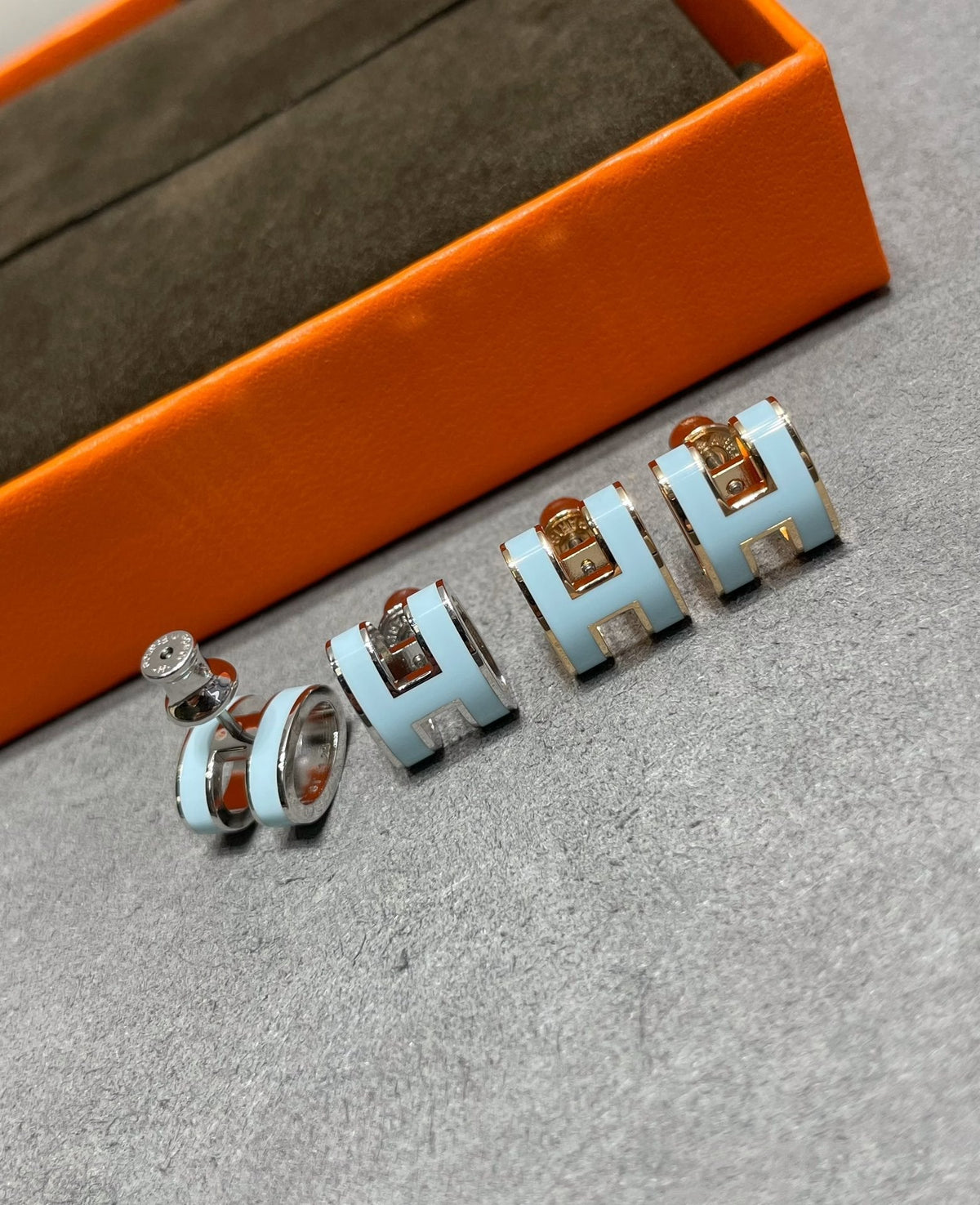 [⭐Maelin]POP H SKY BLUE STUD EARRINGS