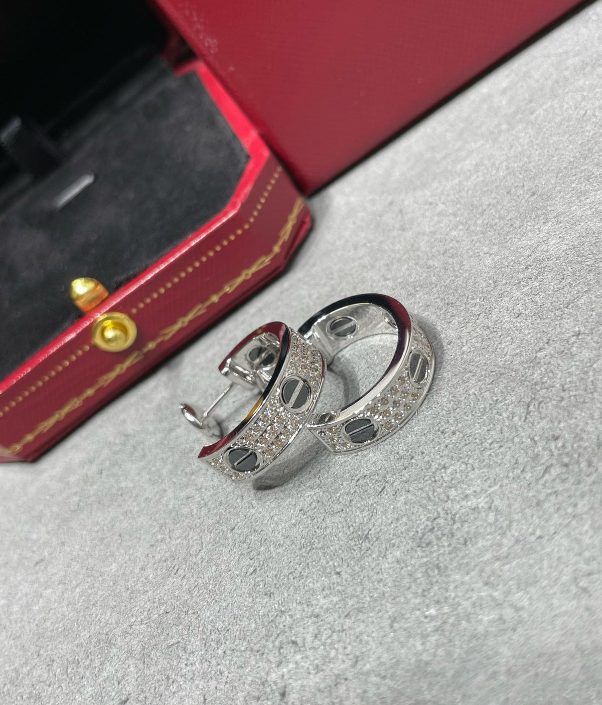 [⭐Maelin]LOVE CERAMIC DIAMOND PAVED SILVER EARRINGS