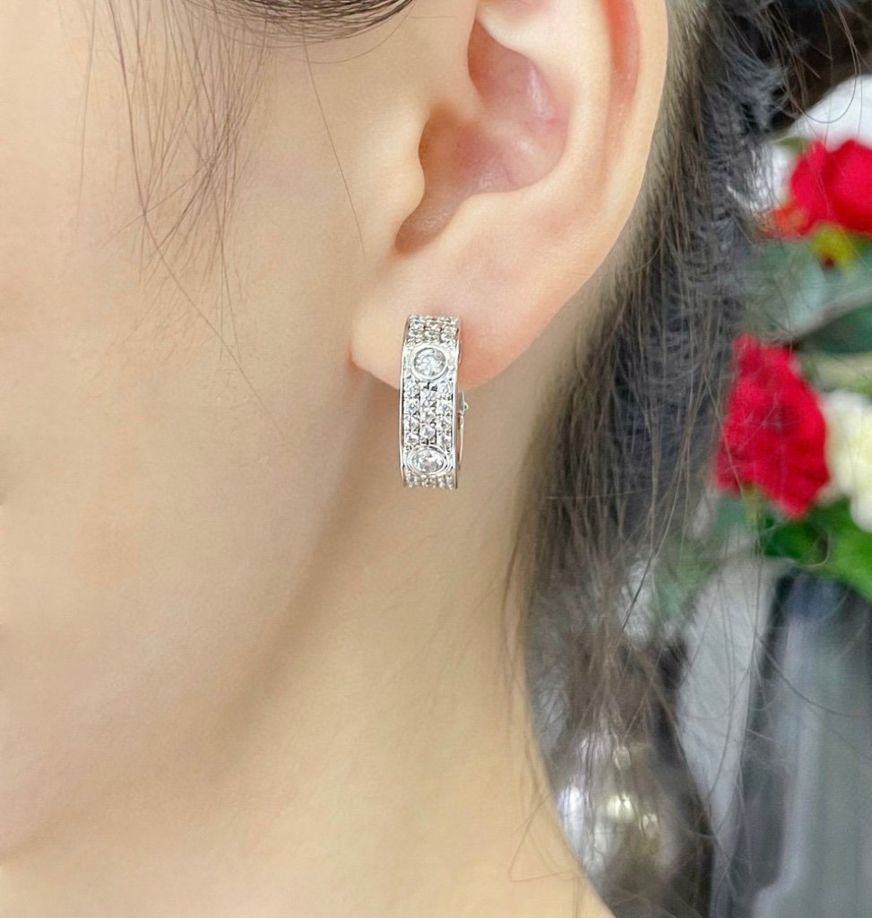 [⭐Maelin]LOVE 5.5MM DIAMOND PAVED EARRINGS