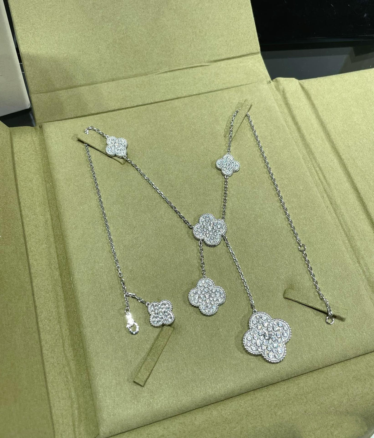 [⭐Maelin]CLOVER 6 MOTIF DIAMOND PAVED NECKLACE
