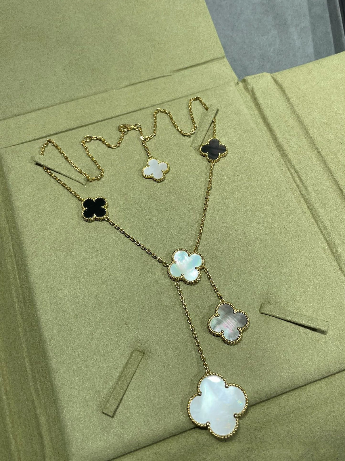 [⭐Maelin]CLOVER 6 MOTIF MOP ONYX GOLD NECKLACE