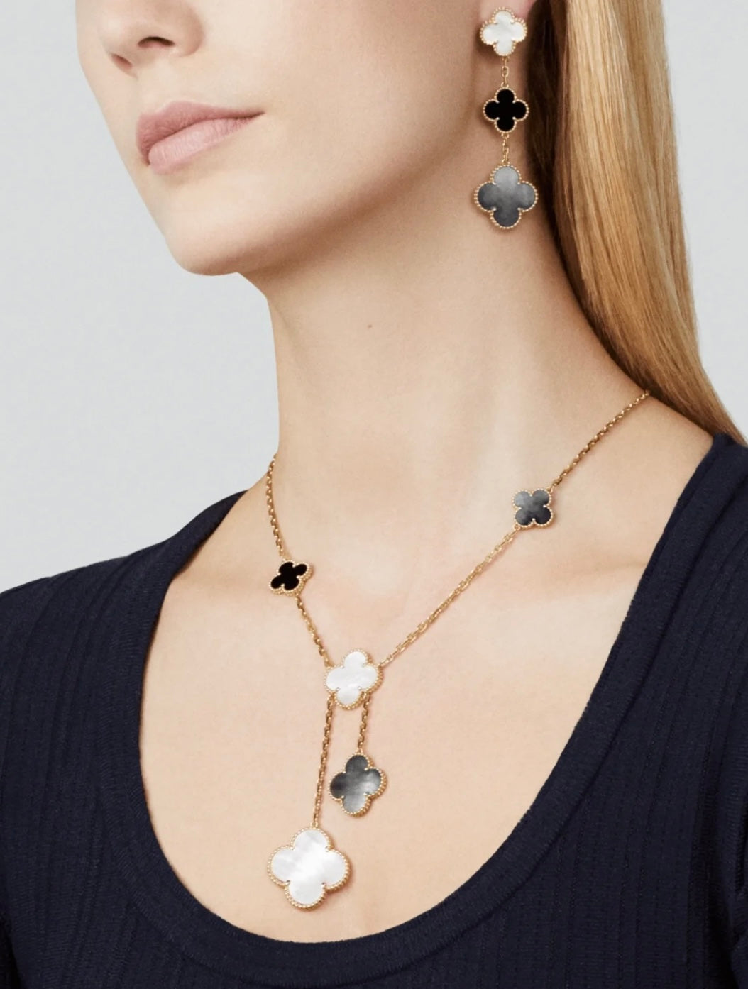 [⭐Maelin]CLOVER 3 MOTIF MOP ONYX DARK MOP PINK GOLD EARRINGS