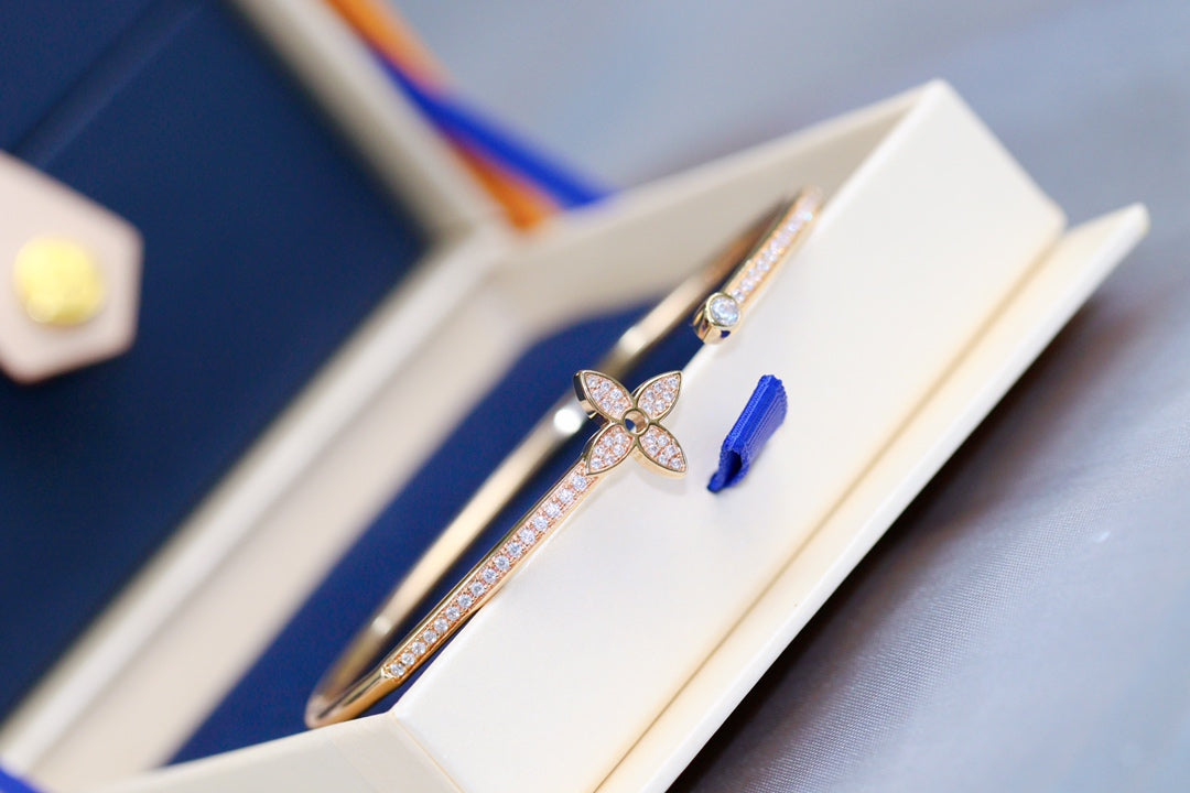 [⭐Maelin]IDYLLE PINK GOLD OPEN BRACELET DIAMOND PAVED