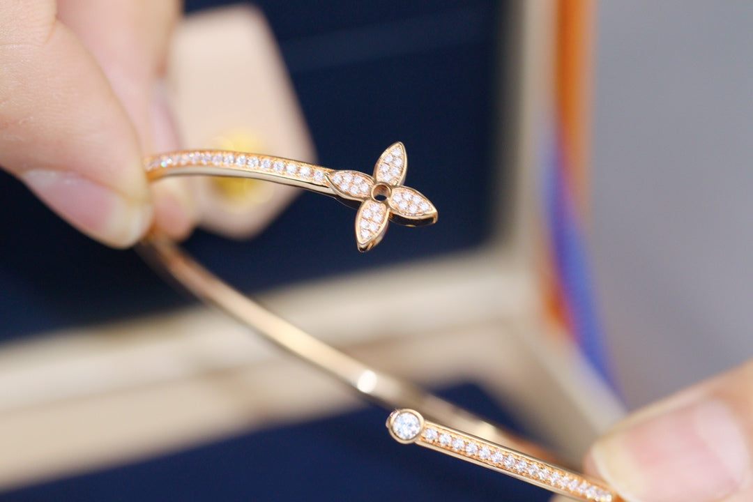 [⭐Maelin]IDYLLE PINK GOLD OPEN BRACELET DIAMOND PAVED