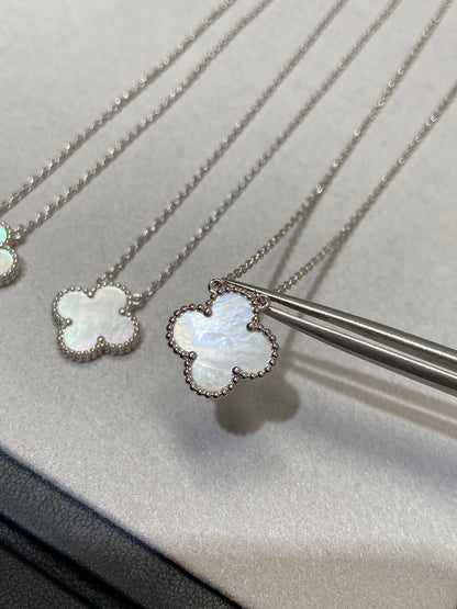 [⭐Maelin]CLOVER MEDIUM SILVER WHITE MOP NECKLACE