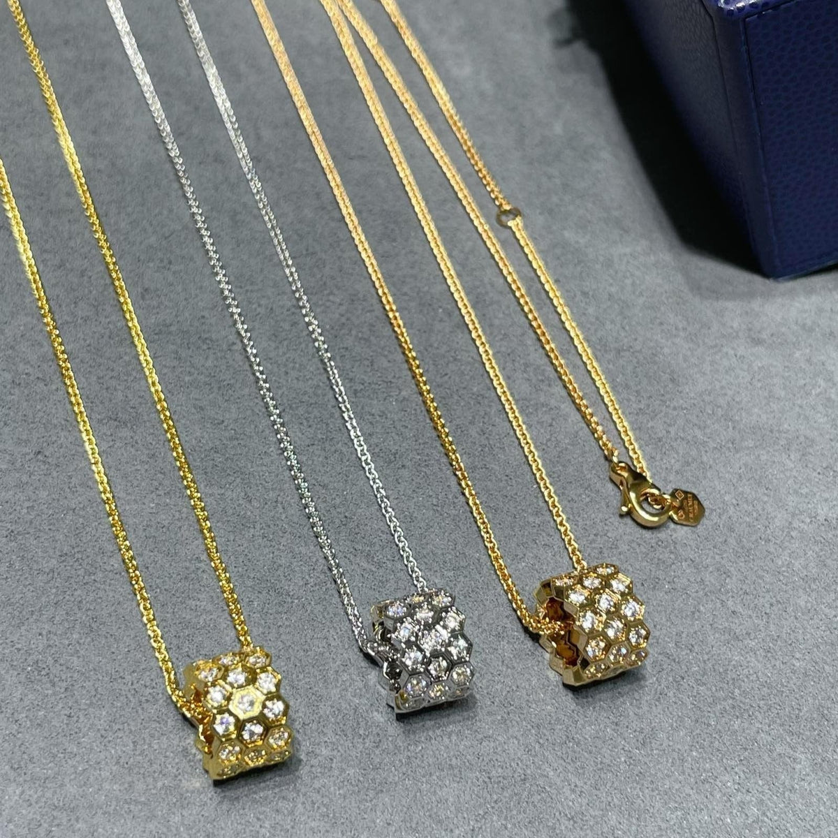 [⭐Maelin]BEE LOVE DIAMOND PAVED 3 ROW NECKLACE