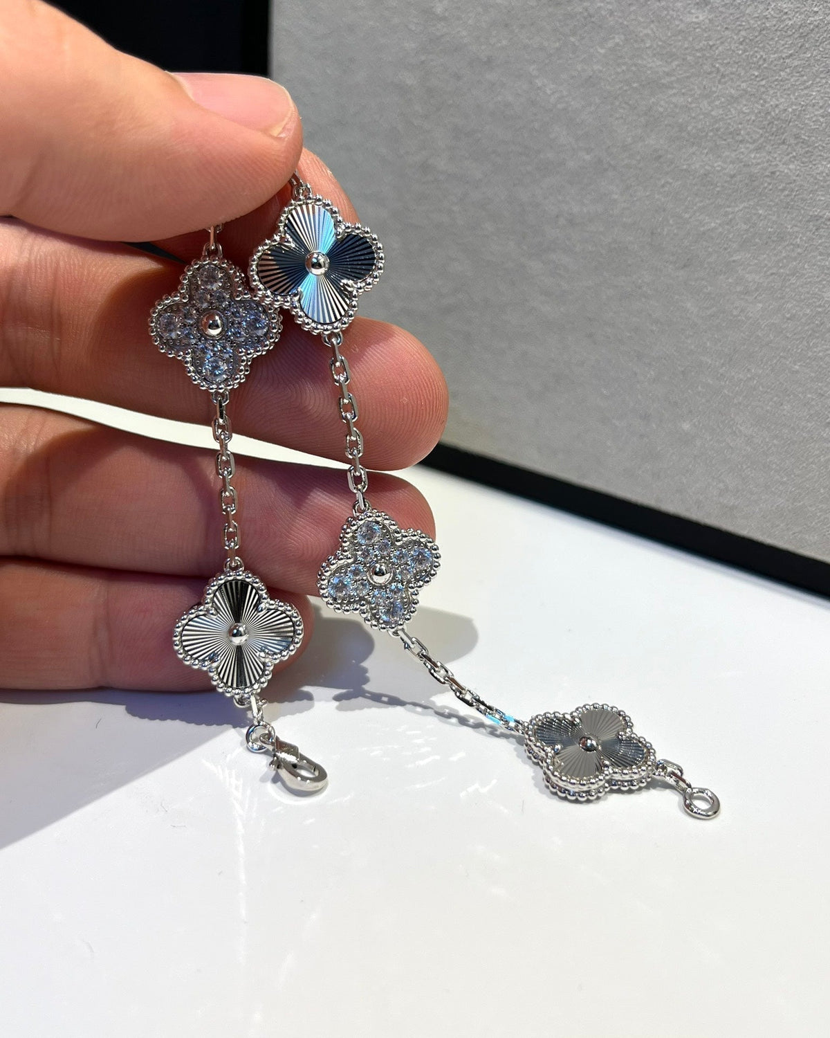[⭐Maelin] CLOVER 5 MOTIF LASER BRACELET COLLECTION