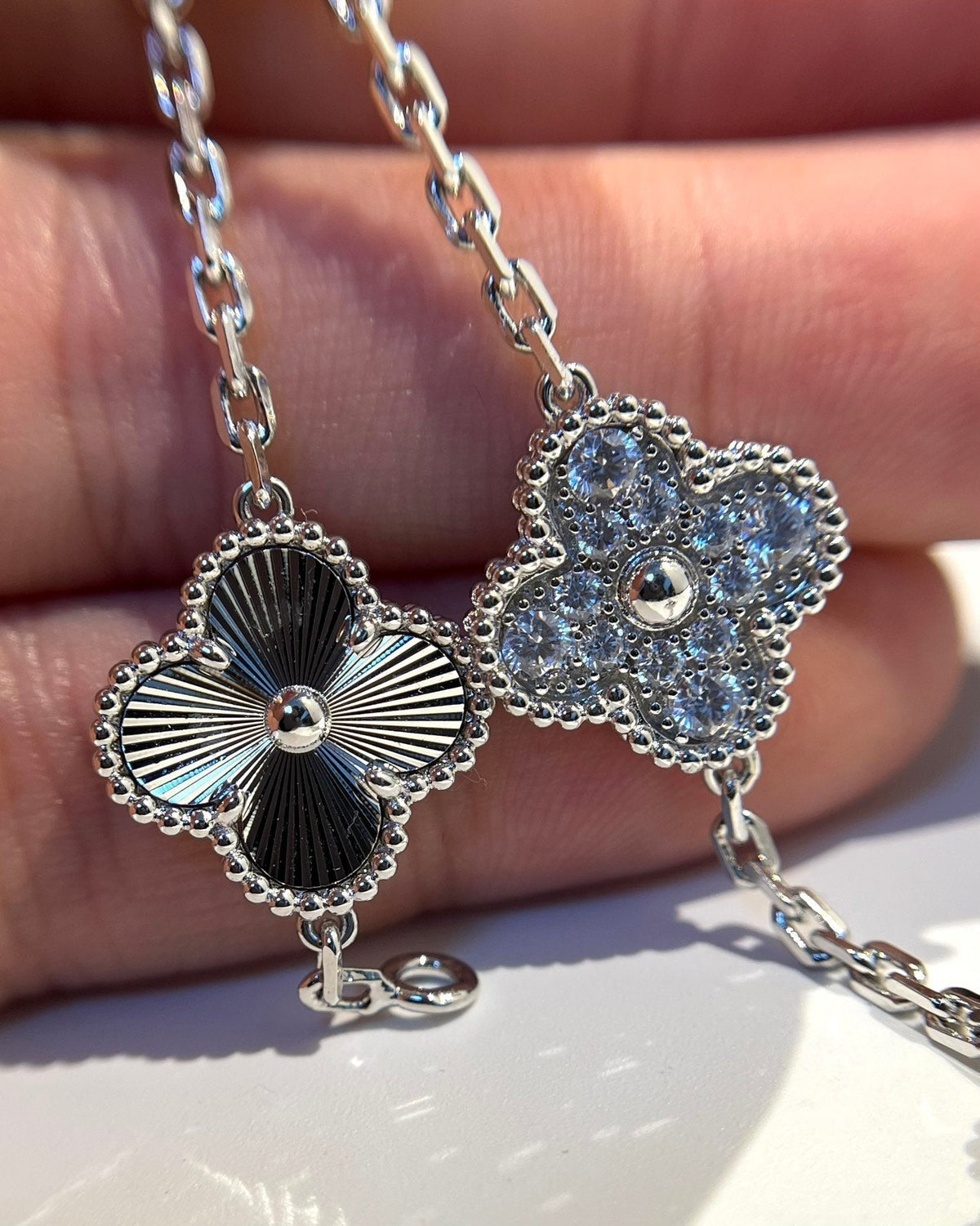 [⭐Maelin] CLOVER 5 MOTIF LASER BRACELET COLLECTION