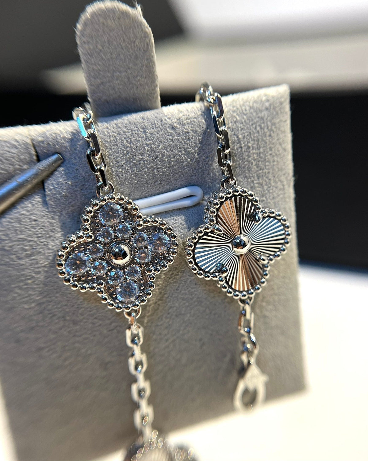 [⭐Maelin] CLOVER 5 MOTIF LASER BRACELET COLLECTION