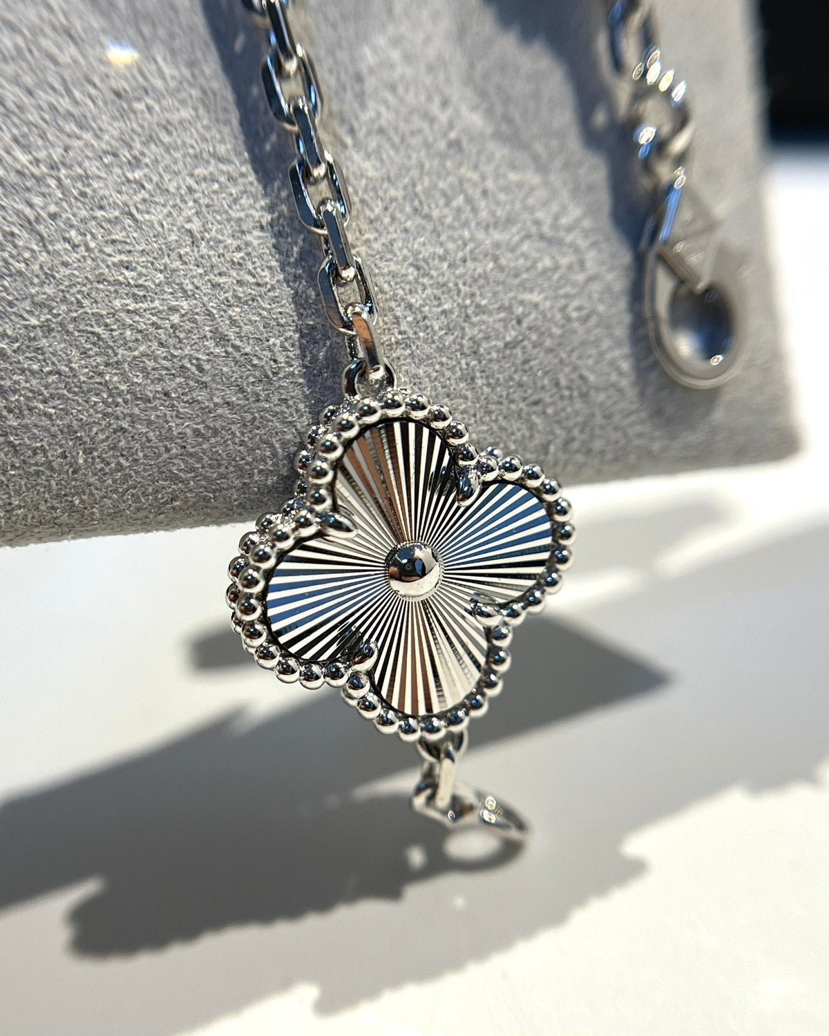 [⭐Maelin] CLOVER 5 MOTIF LASER BRACELET COLLECTION