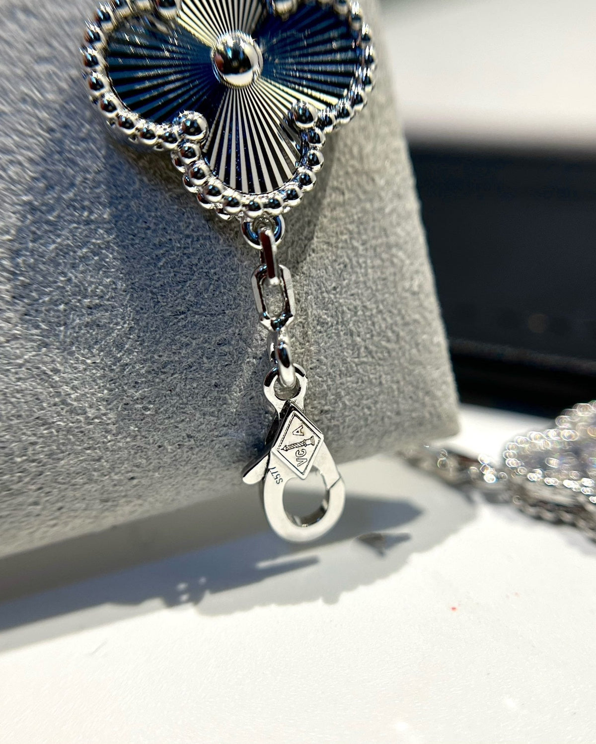 [⭐Maelin] CLOVER 5 MOTIF LASER BRACELET COLLECTION