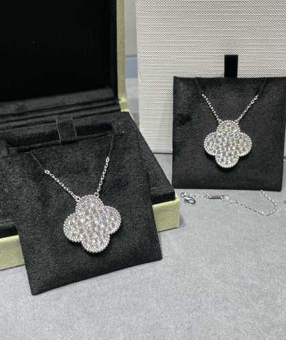 [⭐Maelin]CLOVER 25MM LARGE PENDANT DIAMOND PAVED SILVER NECKLACE