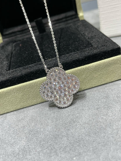[⭐Maelin]CLOVER 25MM LARGE PENDANT DIAMOND PAVED SILVER NECKLACE