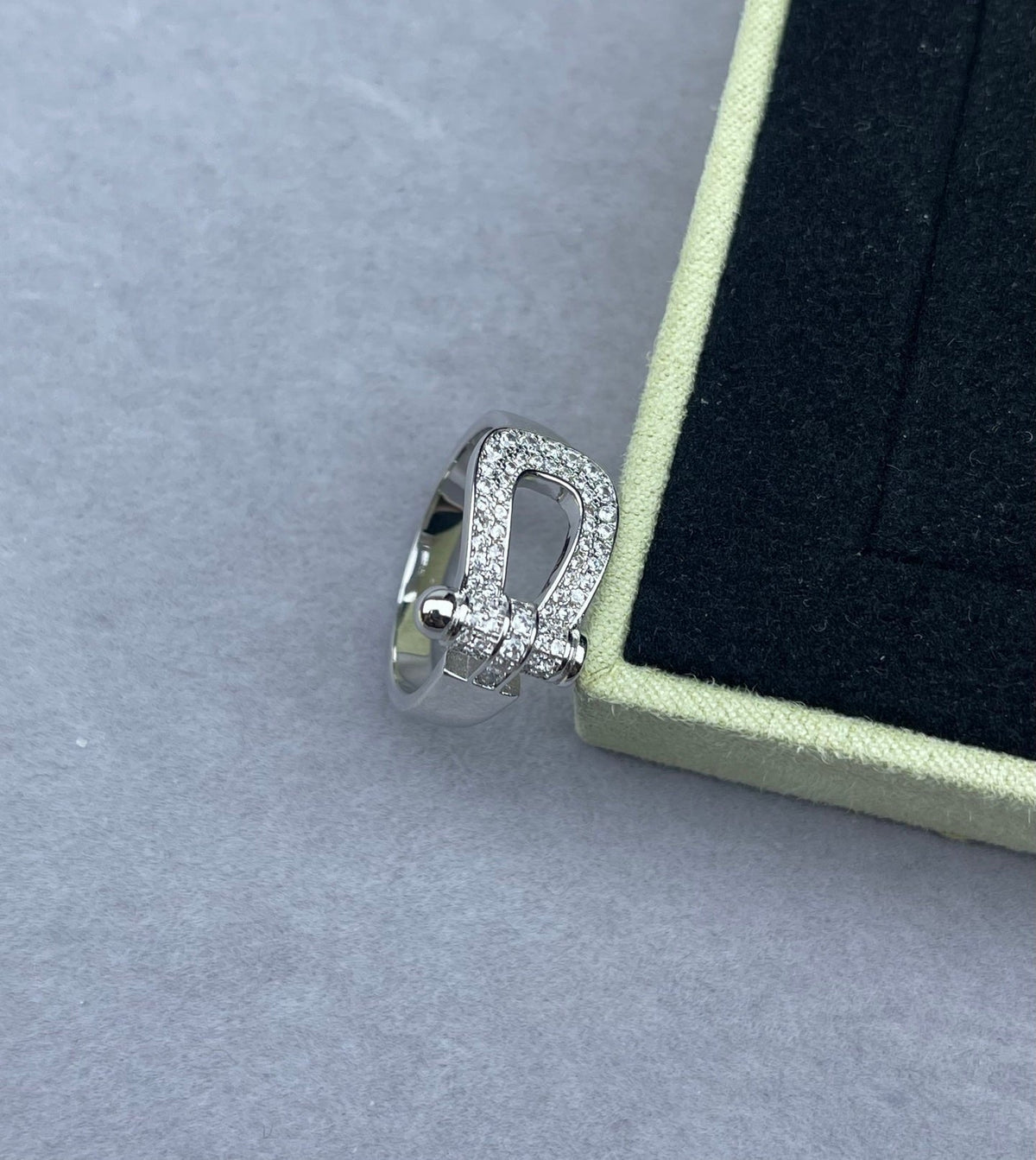[⭐Maelin]Wide Hoof-Shaped Diamond-Studded Ring
