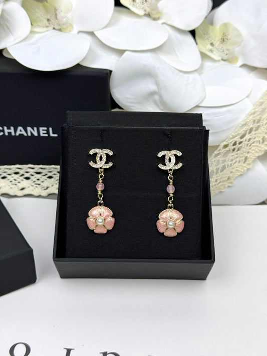 [⭐Maelin]26C Pink Camellia Enamel Pendant with Double C Earrings