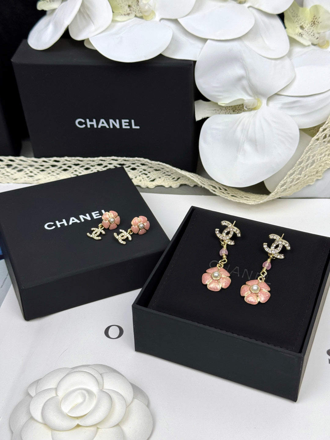 [⭐Maelin]26C Pink Camellia Enamel Pendant with Double C Earrings