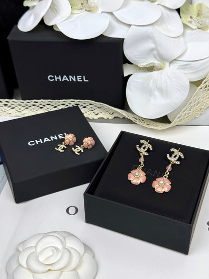 [⭐Maelin]26C Pink Camellia Enamel Pendant with Double C Earrings