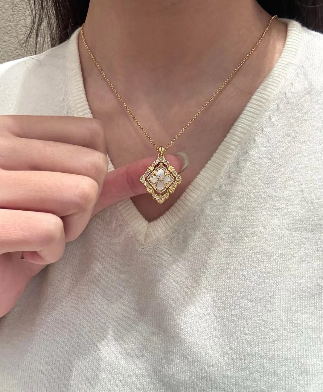 [⭐Maelin] B.C.L ENAMEL ROTATING SINGLE-DIAMOND NECKLACE（Various colors）