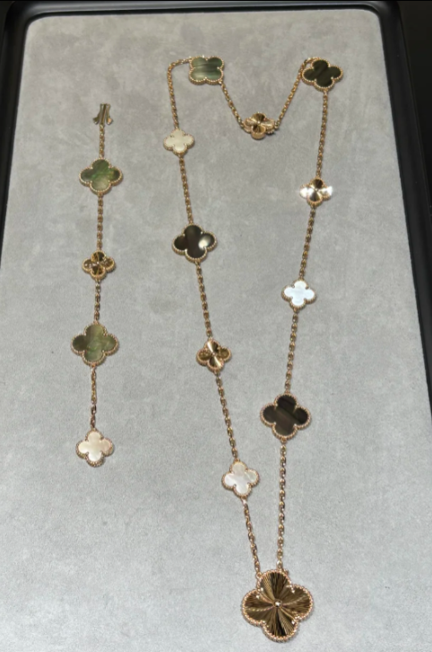 [⭐Maelin]DETACHABLE CLOVER 15(11+4) FLOWER SILVER NECKLACE SET