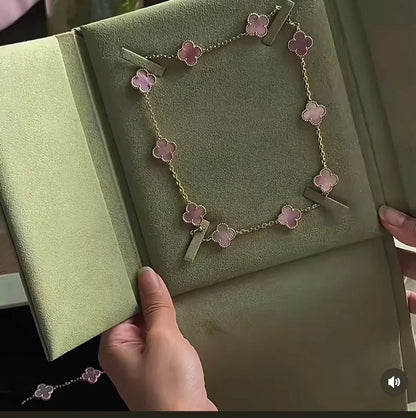[⭐Maelin Jewellery] Pink Necklace with Ten Clover Designs
