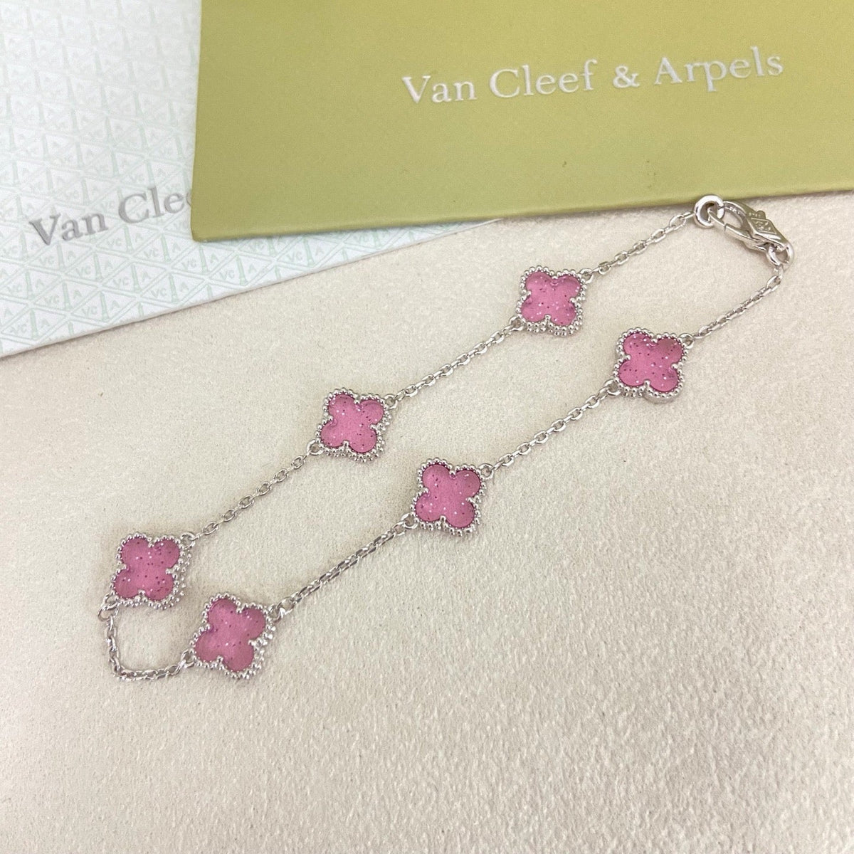 [⭐Maelin]2026 NEW CLOVER 6 MOTIF BUBBLE PINK ENAMEL BRACELET