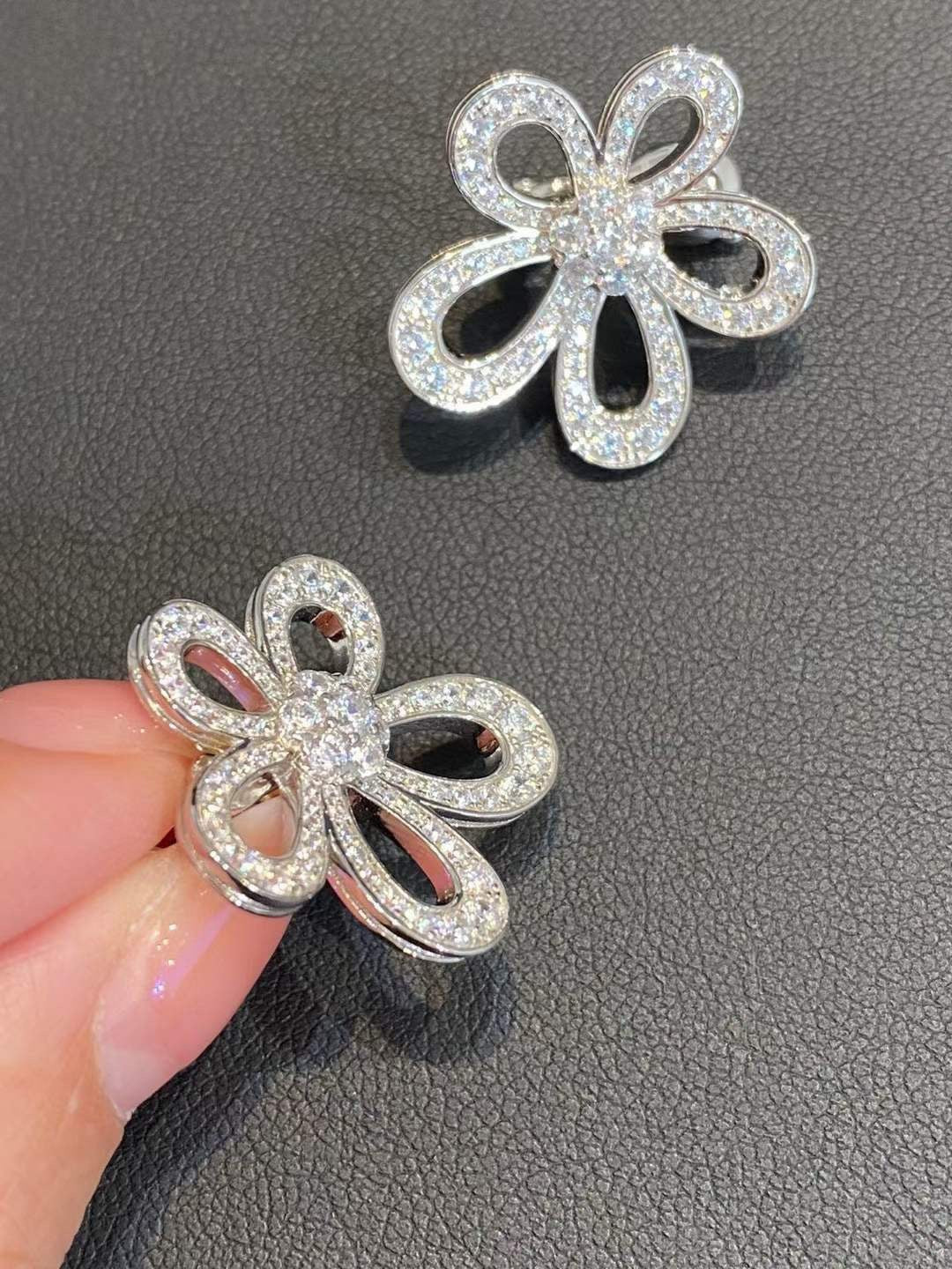 [⭐Maelin]FLOWERLACE EARRINGS FULL DIAMONDS