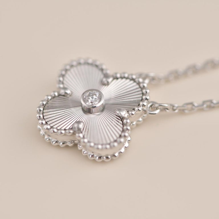 [⭐Maelin]CLOVER  15MM DIAMOND LASER NECKLACE SILVER
