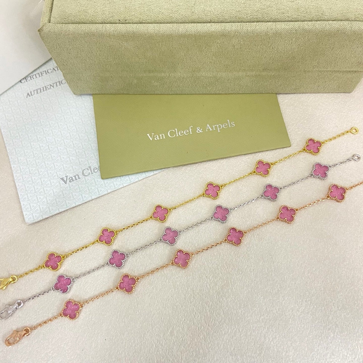 [⭐Maelin]2026 NEW CLOVER 6 MOTIF BUBBLE PINK ENAMEL BRACELET