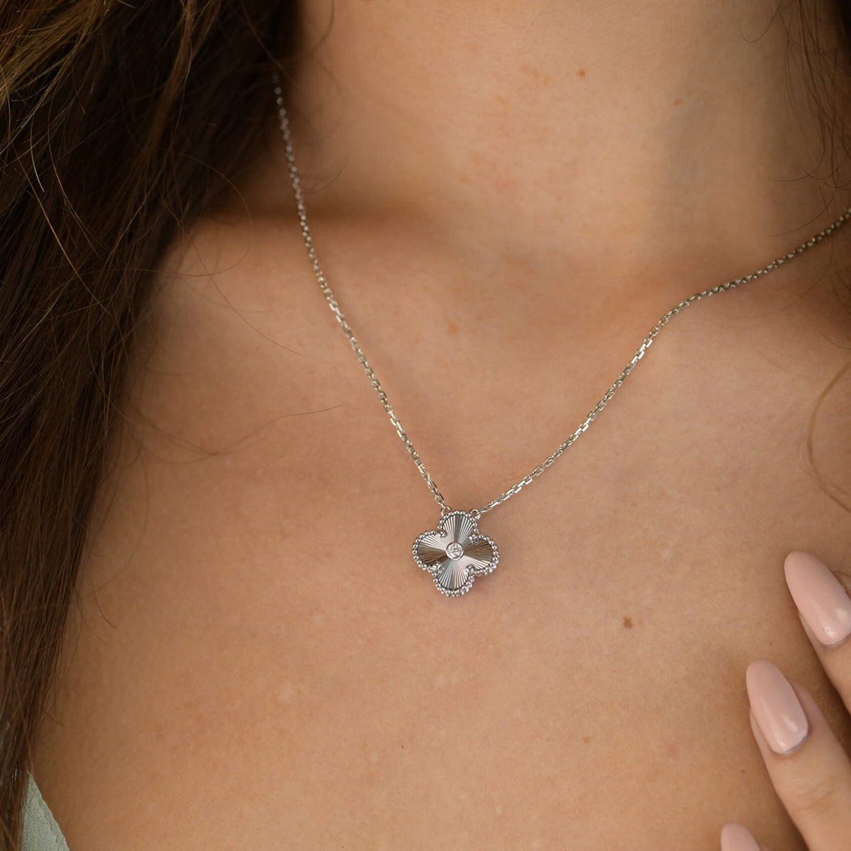 [⭐Maelin]CLOVER  15MM DIAMOND LASER NECKLACE SILVER