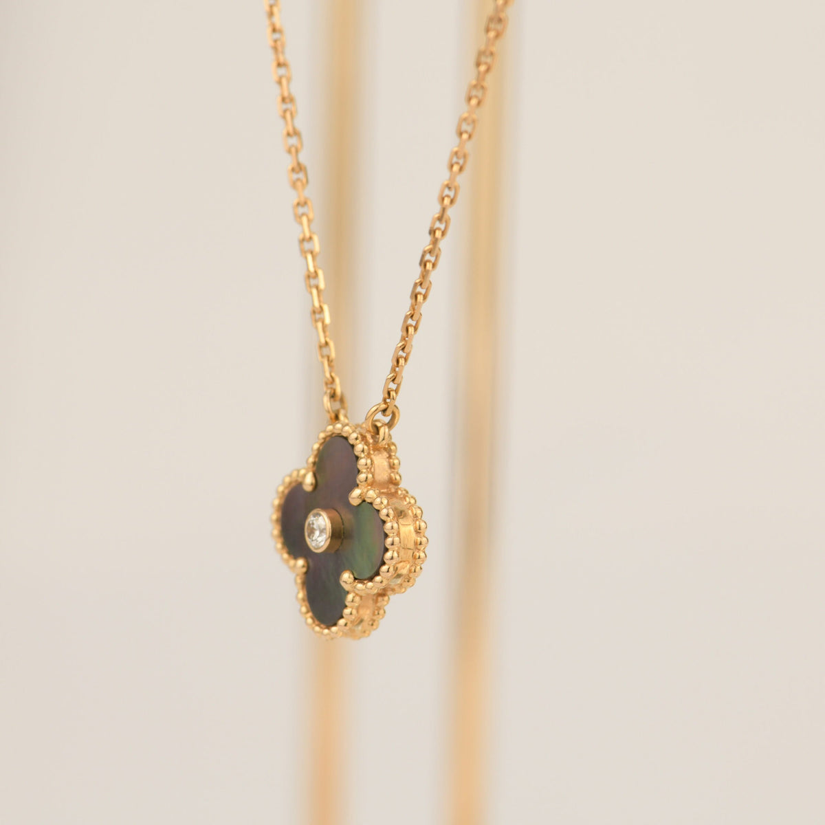 [⭐Maelin]CLOVER 15MM DIAMOND AND MOTHER-OF-GREY NECKLACE